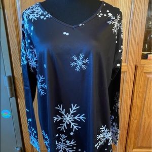 Noracora snowflake long sleeve t-shirt size L